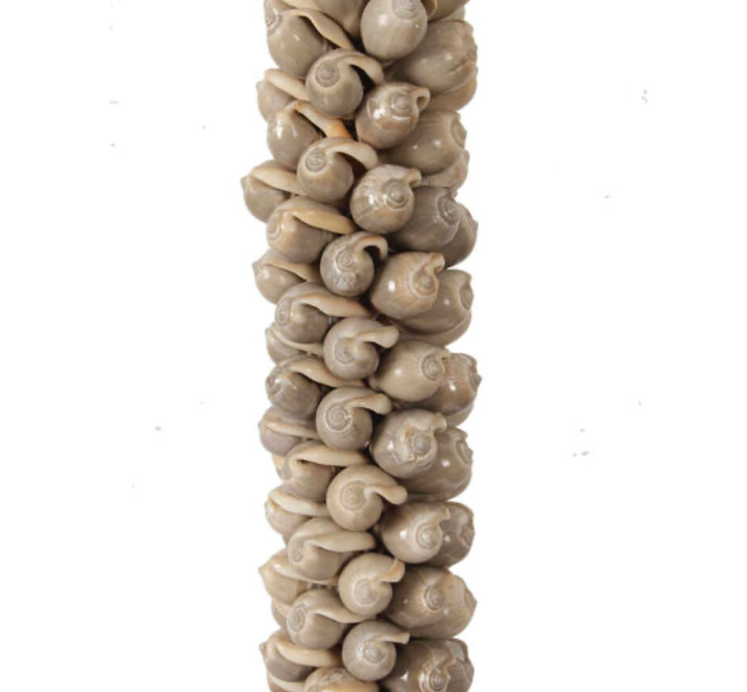 Decorative shell necklace | Taupe