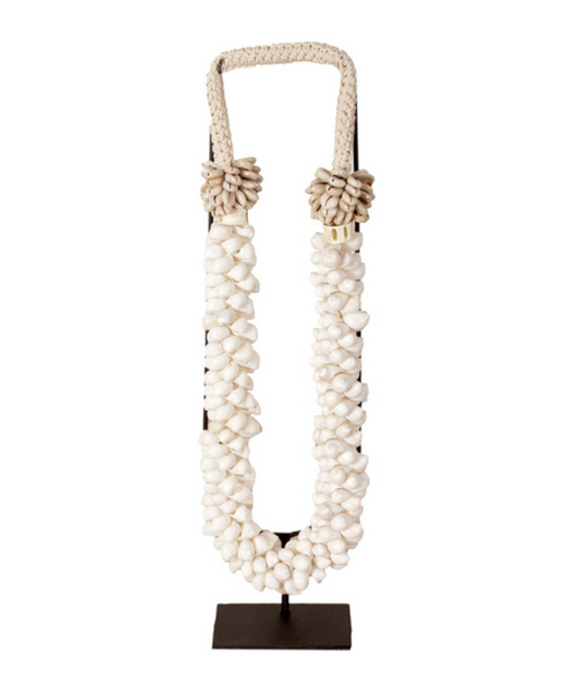 Decorative shell necklace | White