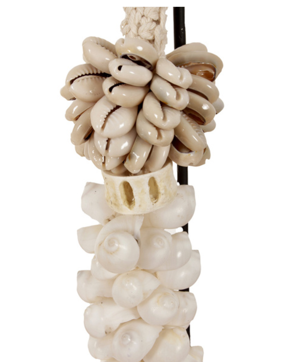 Decorative shell necklace | White